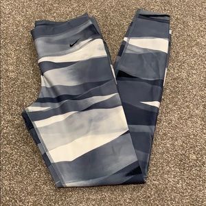 Nike dri fit legend legging